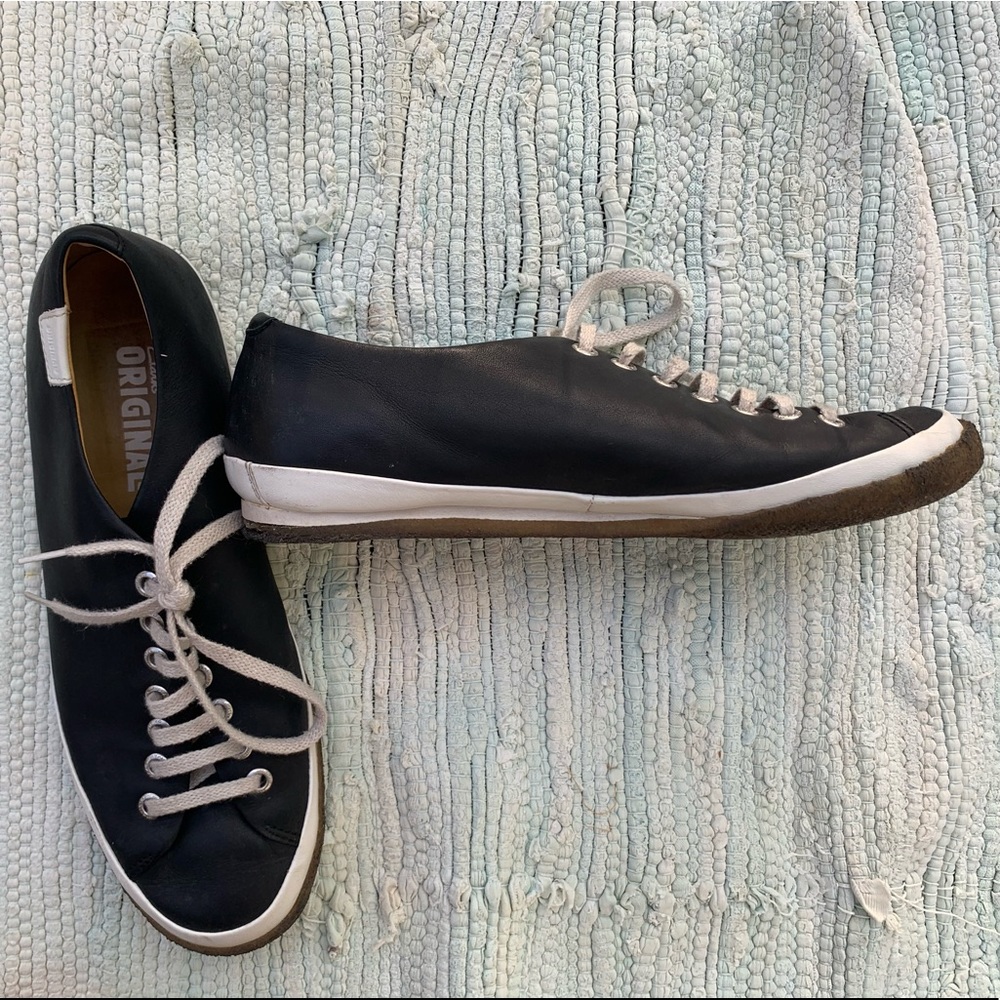 Leather sneakers (Size 41)
